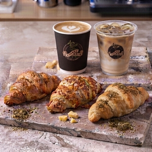 Coffee & Croissant 🥐☕ قهوة وكرواسون  - O Cafe ras-al-khaimah