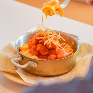 Buffalo Chicken Mac n Cheese - Two Neighbors dubai