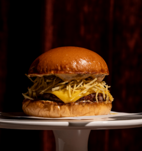 Le Burger Du Lounge - The Lounge Culinary dubai