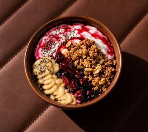 Granola Yoghurt  bowl - Zoi AlRawdah abu-dhabi