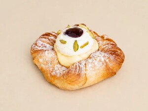 Berry Danish - Press AlQana abu-dhabi