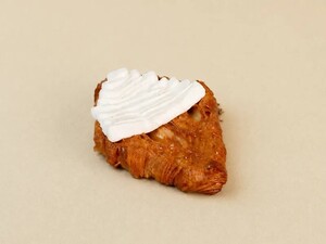 Geymar & Honey Croissant - Press AlQana abu-dhabi
