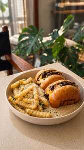 Half & Half Burger - Deep Cafe al-ain