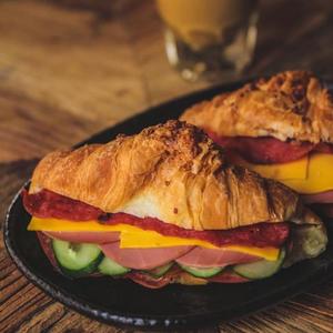 Drivu Croissant Sandwich