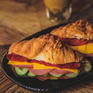 Drivu Croissant Sandwich