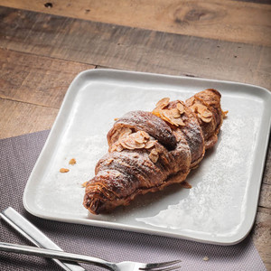 Drivu Almond Croissant