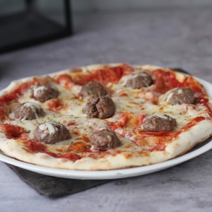 Drivu Meatball Pizza