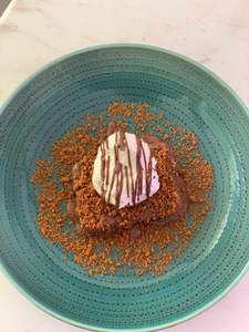 Drivu Brownie Cake
