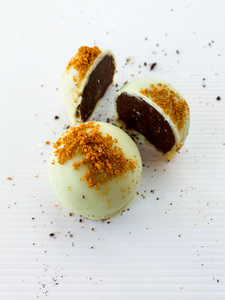 Drivu White Lotus Brownie Bites