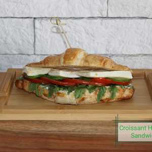 Drivu Halloumi Croissant Sandwich