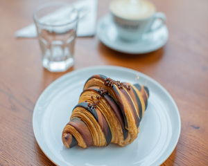 Drivu Espresso Caramel Croissant