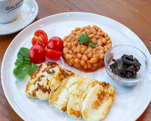 Drivu Halloumi Baked with Baked Beans 