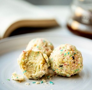 Drivu Birthday Cake Truffles (2 pieces)
