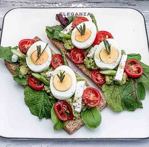 Drivu Avocado Toast & Egg