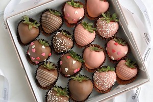 Drivu Romeo & Juliet Strawberries (16 pieces)