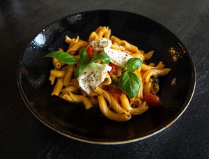 Drivu Pasta Al Pomodoro & Burrata