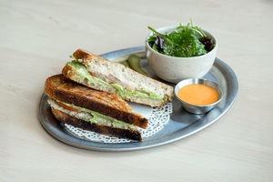 Drivu TunaCado Sandwich