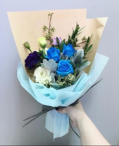 Drivu Blue Roses Bouquet