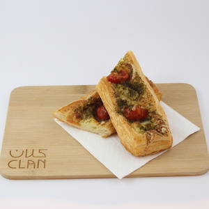 Drivu Halloumi & Zaatar Croissant