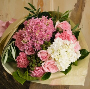 Drivu Brown Wrapping and Pink Flowers