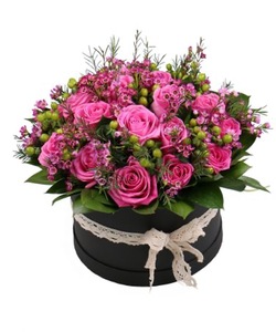 Drivu Black Round Box with Roses