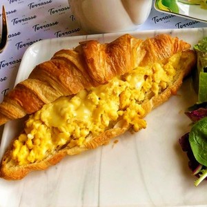 Drivu Cheesy Egg Croissant