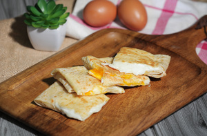 Drivu Roti with Eggs & Mozzarella Cheese 