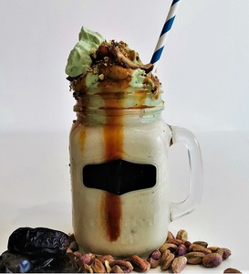 Drivu Pistachio Cardamom Date Shake شيك التمر بالفستق و الهيل