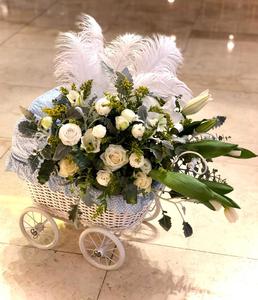 Drivu Baby Boy Crib Fresh Flowers Arrangement