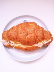 Drivu Croissant Turkey & Cheese