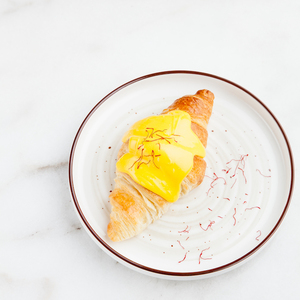 Drivu Saffron Croissant