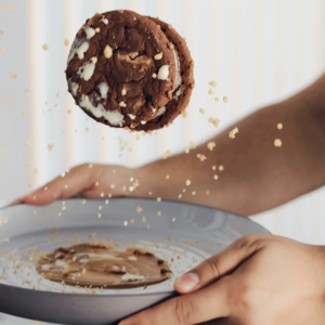 Drivu Lotus Cookie Sandwich