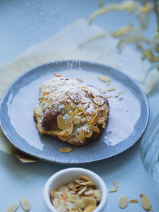 Drivu Almond Mini Croissant