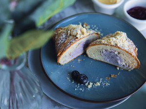 Drivu Blueberry Mascrapone Croissant