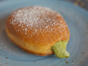 Drivu Pistachio Donut