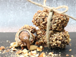 Drivu 500g Biscuit Roll with Hazelnut Cream Rolled in Broken Almonds
