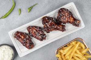 Drivu Chicken Wings with Fries & W Sauce (4 pieces) أجنحة دجاج مع بطاطا و دبليو صوص