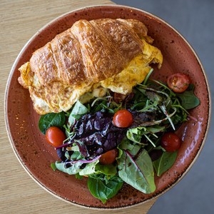 Drivu Croissant & Eggs