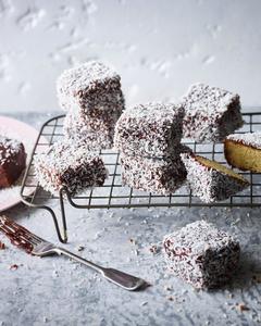 Drivu Coconut Cake