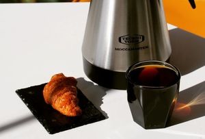 Drivu American Breakfast (black coffee + plain croissant)