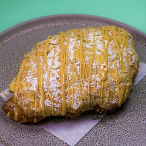 Drivu Almond & Chocolate Croissant
