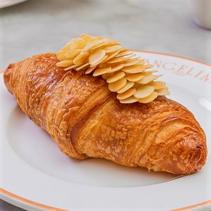 Drivu Almond Croissant
