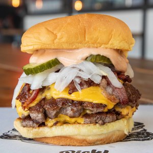 Drivu DBL Bacon Cheese Burger