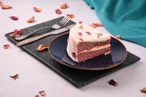 Drivu Rose Cake