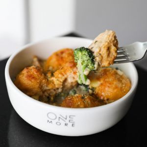 Drivu Potato Balls with Chicken & Broccoli