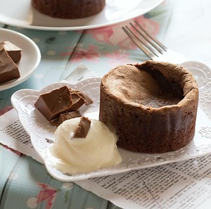 Drivu Fondant Chocolate Cake كعكة الشوكولاتة الفوندات