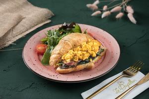 Drivu Scrambled Egg Croissant