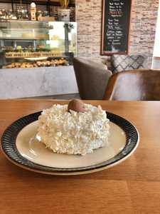 Drivu White Chocolate Cake