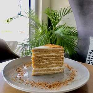 Drivu Honey Cake