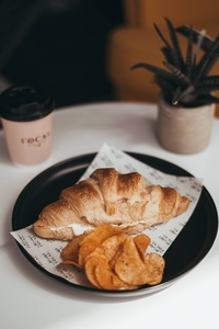 Drivu Chips Oman Croissant